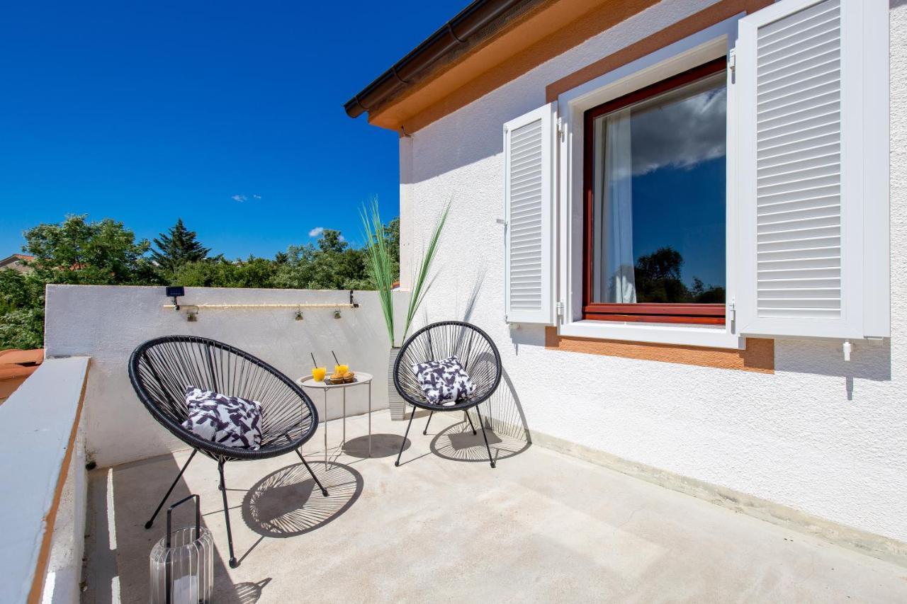 Villa Summer Oasis Dobrinj Exterior foto