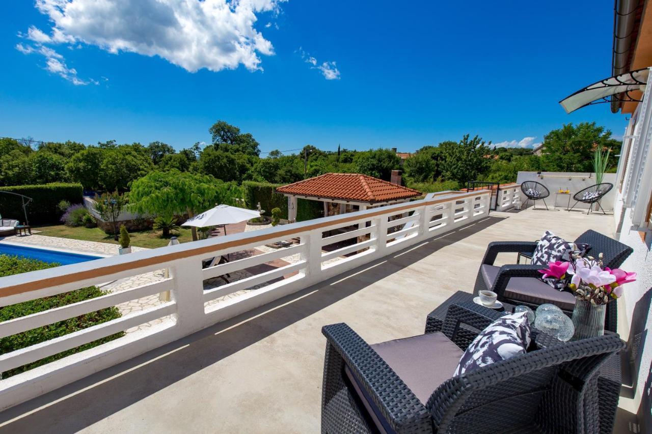 Villa Summer Oasis Dobrinj Exterior foto