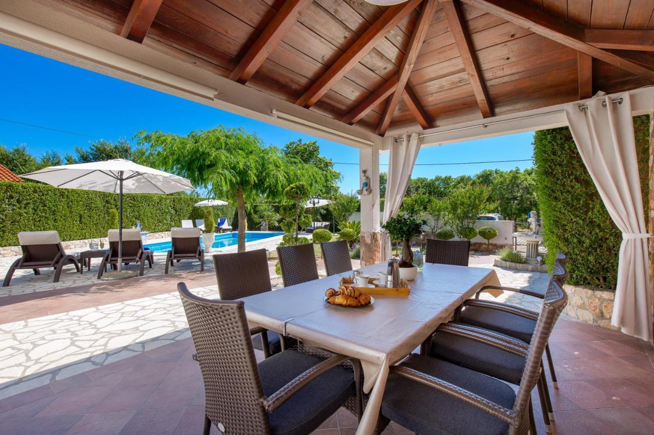 Villa Summer Oasis Dobrinj Exterior foto